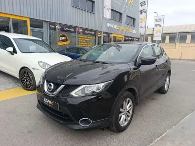 Usado Nissan Qashqai Acenta 110 CV (80 kW) 2015 Negro SUV