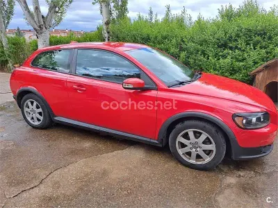 Usado Volvo C30 Momentum 136 CV (100 kW) 2008 Rojo Utilitario