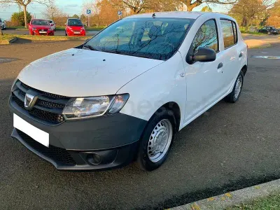 Usado Dacia Sandero 75 CV (55 kW) 2016 Blanco Berlina