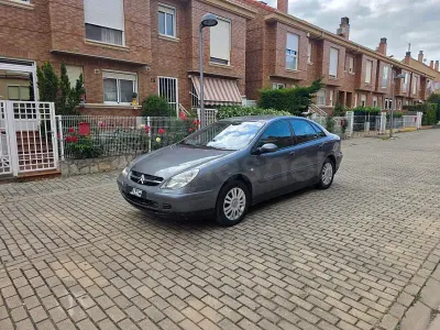 Usado Citroën C5 Exclusive 110 CV (80 kW) 2004 Azul Berlina