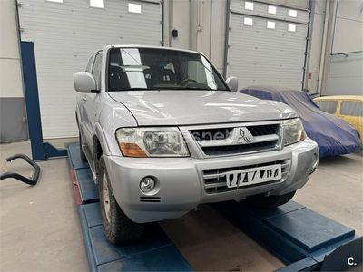 Gris / plata Usado 2003 Mitsubishi Montero SUV | 4500 €