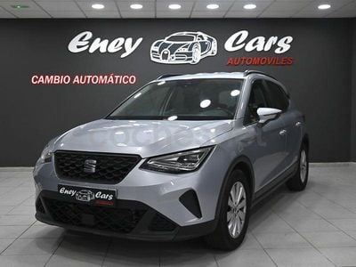 Usado Seat Arona Style 110 CV (80 kW) 2022 Gris / plata SUV