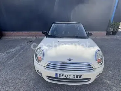 Usado Mini Cooper D 111 CV (81 kW) 2010 Beige Utilitario