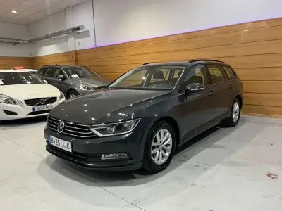 Usado VW Passat Edition 120 CV (88 kW) 2015 Gris Familiar