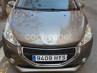 Usado Peugeot 208 Active 82 CV (60 kW) 2014 Beige Utilitario