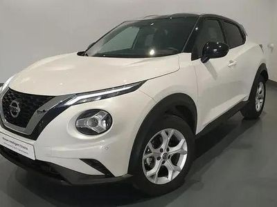 Usado Nissan Juke N-Connecta 114 CV (83 kW) 2021 Lunar white (metalizado) techo SUV