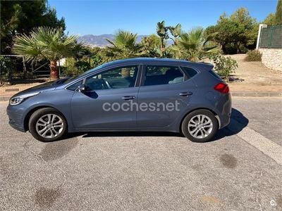 Usado Kia Ceed GT 90 CV (66 kW) 2012 Azul Berlina