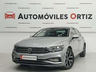 Usado VW Passat Executive 150 CV (110 kW) 2021 Gris Berlina