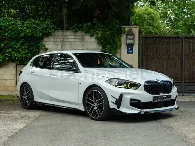 Usado BMW 118 Comfort Edition 150 CV (110 kW) 2021 Blanco Utilitario