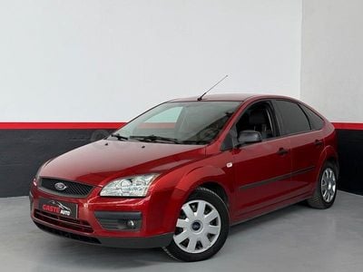 Używany Ford Focus Trend 115 KM (84 kW) 2006 Czerwony Sedan/Limuzyna