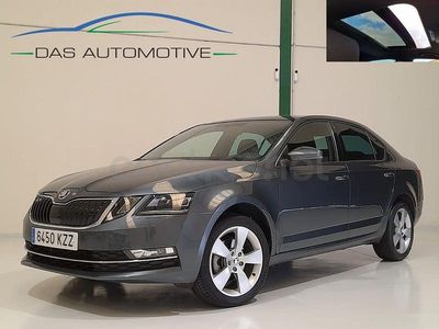 Usado Skoda Octavia Style 150 CV (110 kW) 2019 Gris / plata Berlina