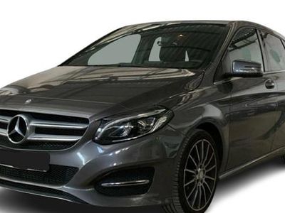 Usado Mercedes B180 Urban 2017 Monovolumen