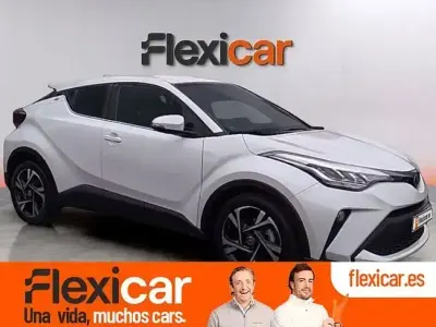 Begagnad Toyota C-HR Active 122 HK (89 kW) 2022 Vit SUV