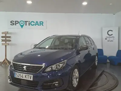 Usado Peugeot 308 SW Allure 130 CV (95 kW) 2019 Azul Familiar