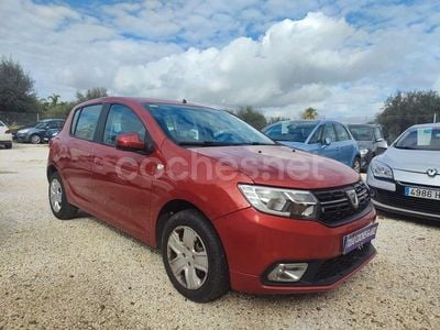 Granate Usado 2018 Dacia Sandero Lauréate Berlina | 7990 € (Buen precio)