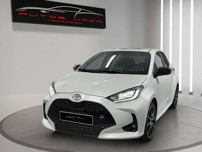 Usado 2024 Toyota Yaris Hybrid Sport Utilitario | 22.900 € (Precio justo)