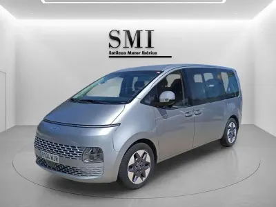 Usado Hyundai Staria 177 CV (130 kW) 2023 Gris Monovolumen