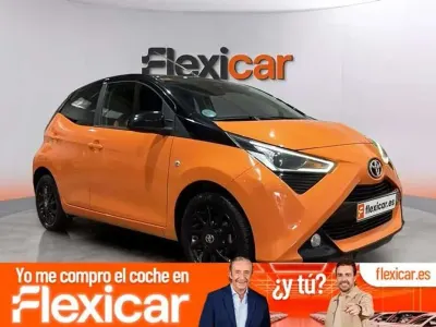 Usado Toyota Aygo X-cite 72 CV (52 kW) 2019 Naranja Utilitario