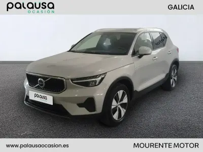 Begagnad Volvo XC40 Core 163 HK (119 kW) 2022 Grå SUV