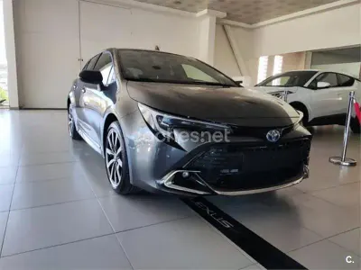 Usado Toyota Corolla Edition 140 CV (102 kW) 2023 Gris / plata Berlina