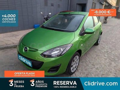 Usado Mazda 2 75 CV (55 kW) 2013 Verde Utilitario