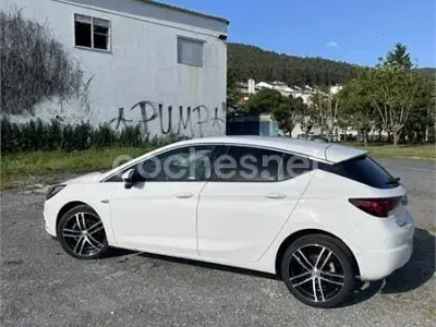 Usado Opel Astra Excellence 136 CV (100 kW) 2017 Blanco Berlina