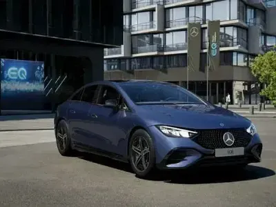 Nuevo Mercedes EQE350 AMG 234 kW (319 CV) 2026 Azul Berlina