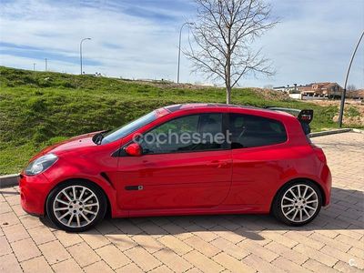 Usado Renault Clio II 200 CV (147 kW) 2006 Rojo Berlina