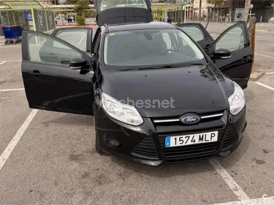 Begagnad Ford Focus Trend 100 HK (73 kW) 2013 Svart Sedan