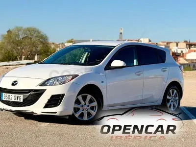 Używany Mazda 3 Active 105 KM (77 kW) 2010 Biały Sedan/Limuzyna
