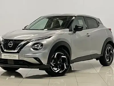 Usado Nissan Juke N-Connecta 114 CV (83 kW) 2024 Diamond silver (metalizado) SUV