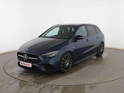 Usado Mercedes B180 AMG line 136 CV (100 kW) 2021 Azul Monovolumen