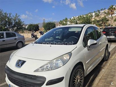 Usado Peugeot 207 70 CV (51 kW) 2007 Blanco Berlina