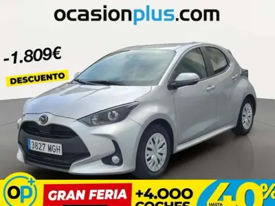 Usado Mazda 2 116 CV (85 kW) 2023 Plateado Utilitario