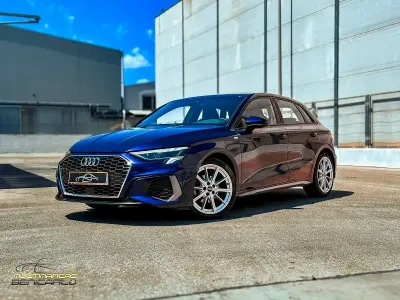 Usado Audi A3 S-Line 116 CV (85 kW) 2022 Azul Berlina