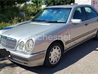 Gris / plata Usado 1995 Mercedes E320 Elegance Berlina | 7500 €