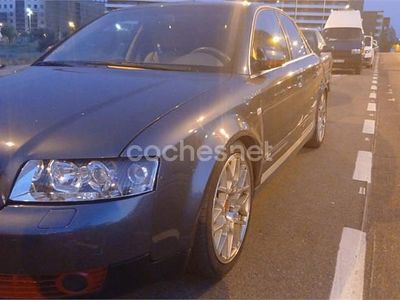 Usado Audi A4 130 CV (95 kW) 2002 Azul Berlina