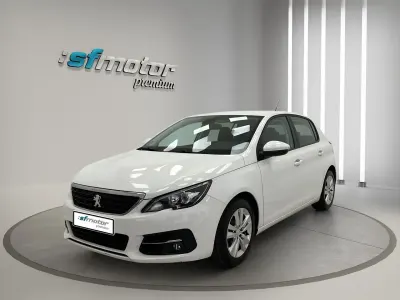 Usado Peugeot 308 Active 130 CV (95 kW) 2021 Blanco metalizado Berlina