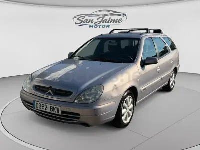 Usado Citroën Xsara 110 CV (80 kW) 2001 Gris / plata Familiar