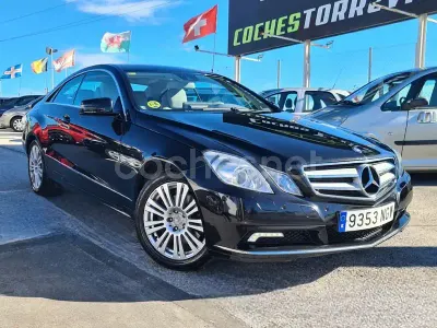 Käytetty Mercedes E250 Elegance 204 HP (150 kW) 2010 Musta Coupe - kaksiovinen