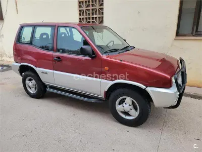 Usado Nissan Terrano 124 CV (91 kW) 1995 Granate SUV