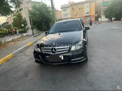Usado Mercedes C220 170 CV (125 kW) 2011 Negro Berlina