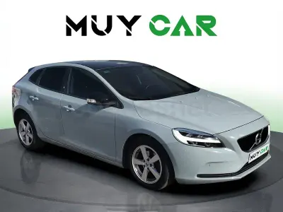 Usado Volvo V40 Momentum 120 CV (88 kW) 2018 Azul Berlina
