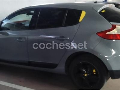 Usado Renault Mégane 110 CV (80 kW) 2012 Gris / plata Berlina