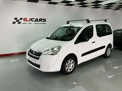 Käytetty Peugeot Partner Tepee Access 100 HP (73 kW) 2016 Valkoinen Tila-auto
