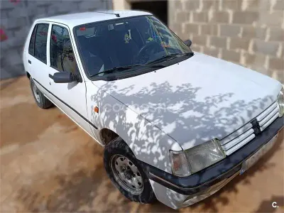Usado Peugeot 205 60 CV (44 kW) 1996 Blanco Utilitario