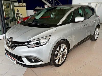 Usado Renault Scénic IV Zen 120 CV (88 kW) 2019 Gris / plata Monovolumen