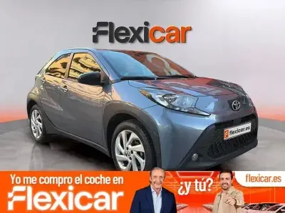 Usado Toyota Aygo 72 CV (52 kW) 2024 Gris