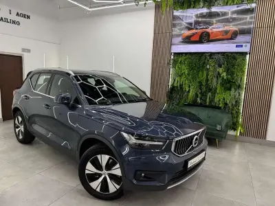 Usado Volvo XC40 Inscription 211 CV (155 kW) 2022 Azul SUV