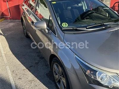 Gris / plata Usado 2014 Toyota Avensis Executive Familiar | 9500 €